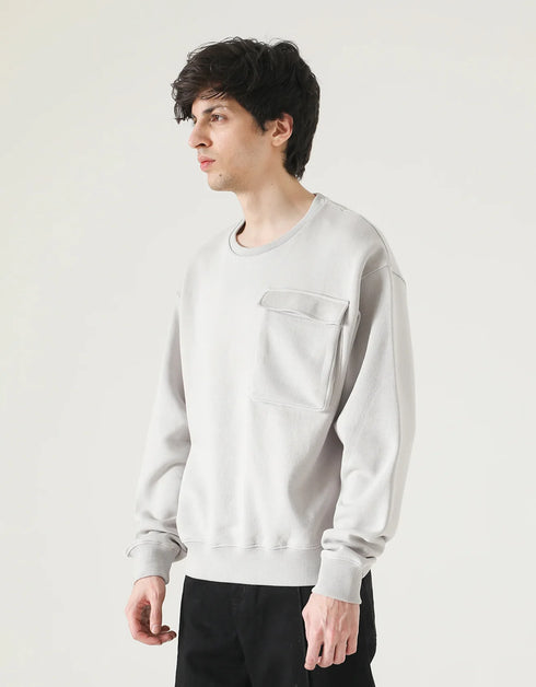 PATCH POCKET SWEATSHIRT